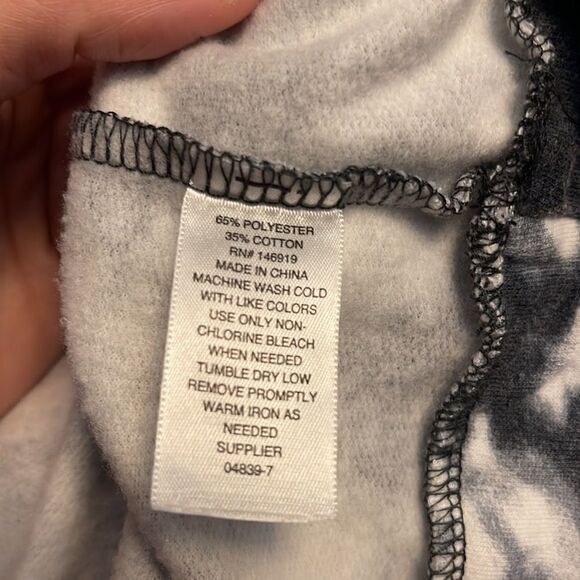 A.n.a. New approach tie dye long sleeve Xl - Picture 7 of 7